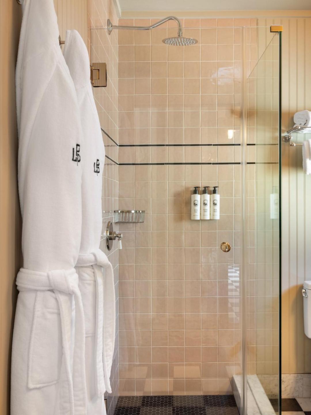 Le Petit Pali Brentwood Hotel