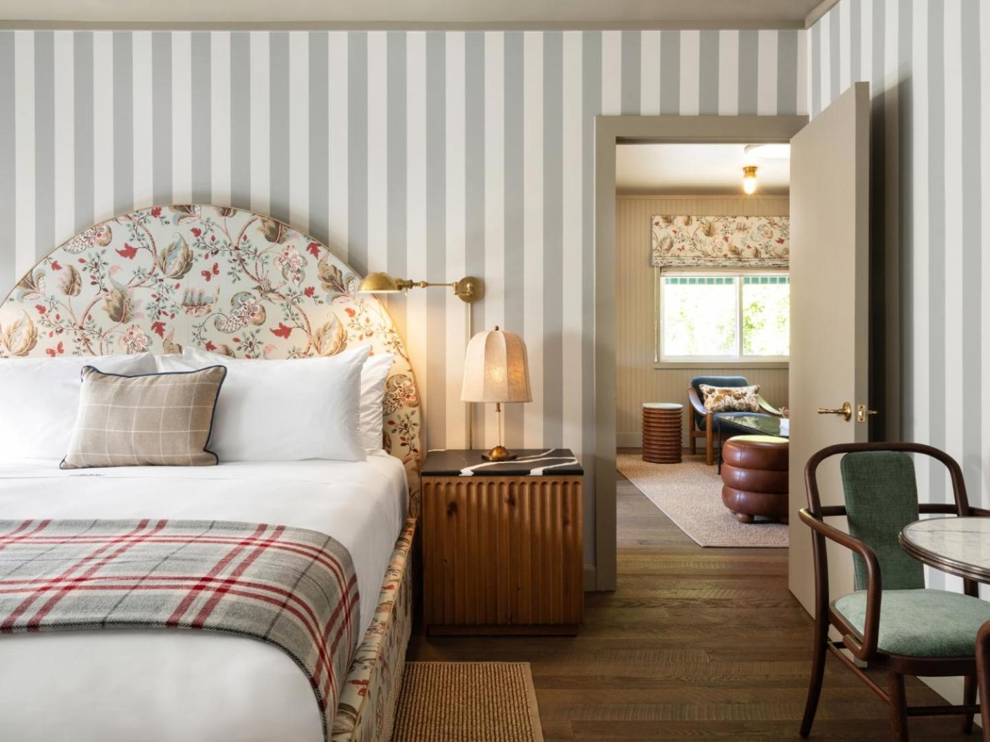 Le Petit Pali Brentwood Hotel 4*